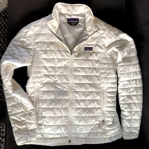 Patagonia White Puffer Jacket L